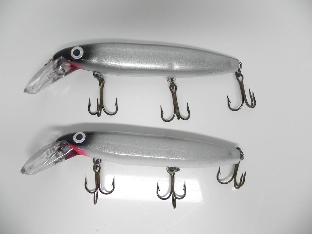 2 'BUCHERTAIL' DEPTH RAIDER TREBLE HOOK LURES