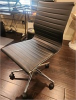 L - HOME OFFICE ARMLESS DESK CHAIR (O16)