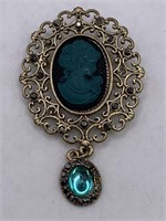 CAMEO BROOCH