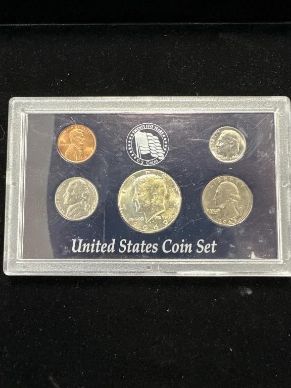 1969 United States Coin Set, 40% Half Dollar
