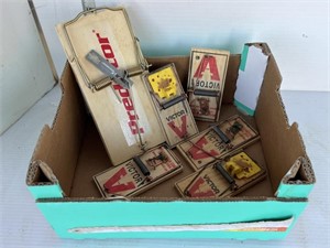 Lot of mouse traps