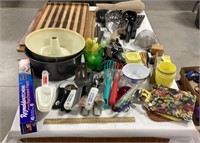 Kitchen lot w/ utensils