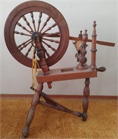 Great Antique Spinning Wheel, Lots Of Moving Parts