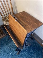 Vintage wooden/cast iron legs school desk