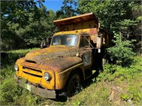 International Model R182 Dump Truck