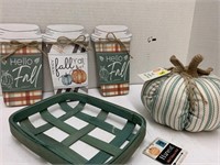 Green basket, pumpkin, 3 Fall signs