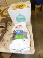 BOX & BAG OF CAT LITTER