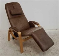 Zero gravity leather lounge chair