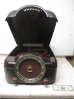 Vintage Zenith Bakelite J664 Radio Phonograph
