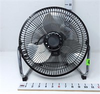 Table Top 3 Speed Tilting Fan