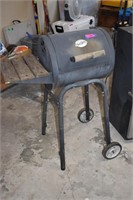 Small Patio Charcoal Grill. Please Review Photos