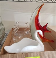 TRAY OF COLLECTIBLE SWANS