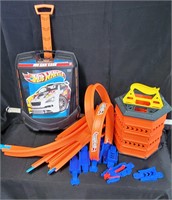 Hotwheels 100 Car Case & 5 Car Race Track w loops