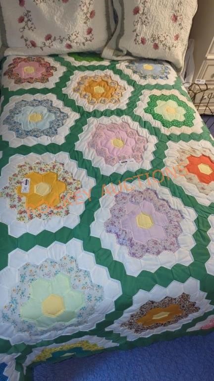 vintage handmade quilt fits twin bed