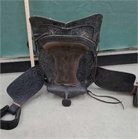 Black western saddle with suede seat