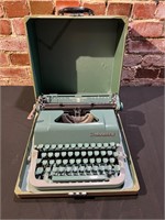 Universal Avocado Green Underwood Typewriter