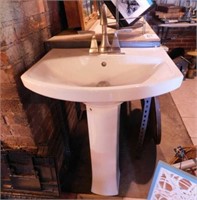 Kohler modern porcelain pedestal sink w/ brushed