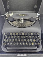 (V) Vintage Remington Typewriter