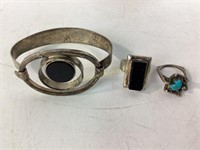 Art deco, clasp bracelet with black stone ring