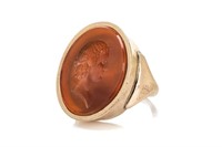 ANTIQUE GOLD AND CARNELIAN INTAGLIO RING, 18.9g