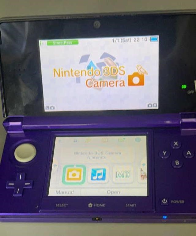 Nintendo 3DS Purple, Cradle & Power Adapter