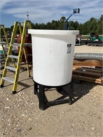 420 L Plastic Tank With Stand