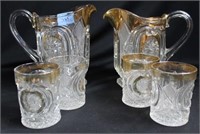 2 KINGS CROWN PITCHERS - 4 GLASSES