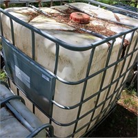 Water Tote Tank w/ Frame - bigger than others