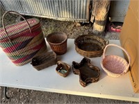 Large lot of miscellaneous Baskets