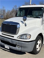 2009 Freightliner Single Axle Day Cab