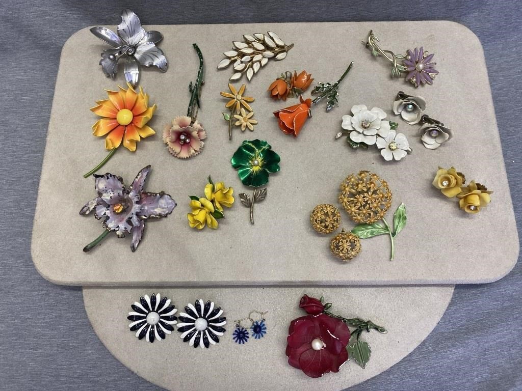 Vintage Floral Pins And Earrings 19pc