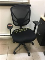 Mesh Back Swivel Office Chair