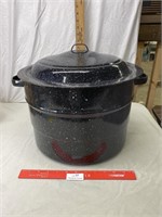 Large Graniteware Pot with Lid