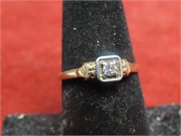 14k gold ring w/stone size 7.5.