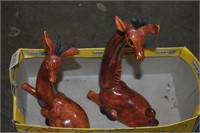 2 ceramic giraffes