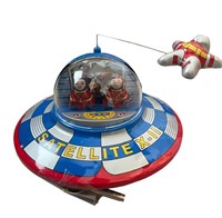 Retro Wind Up Tinplate Spaceship Tin Toy