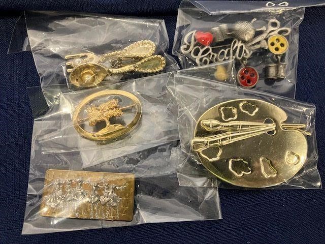 Pin/Brooch Lot #11