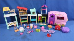 Chelsea's Trailer, Play Toys