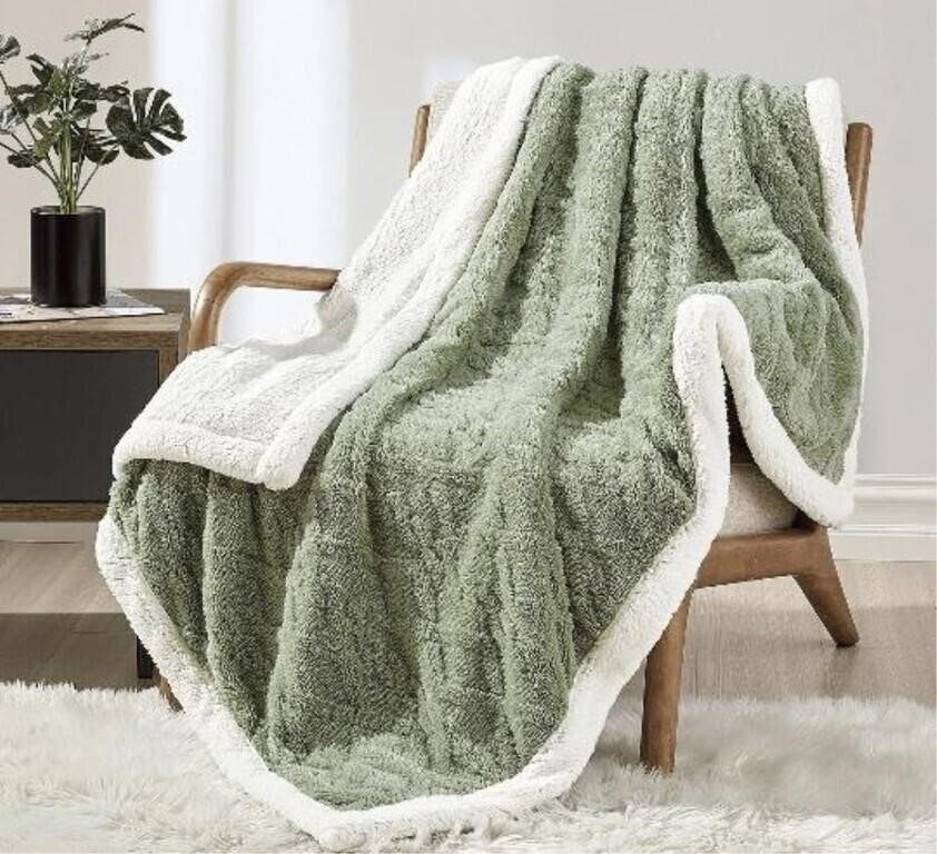 Sherpa Fleece Blanket 60x80 in Olive Green