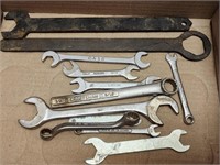 Assorted wrenches