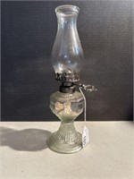 VINTAGE CLEAR GLASS OIL LAMP WITH RAISED BIRDS 12