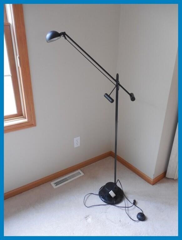 METAL FLOOR LAMP