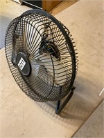 Small table top electric fan