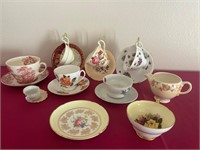 Paragon, Staffordshire ++ China Cups & Saucers