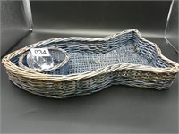Wicker fish shaped chip and dip tray - FUN!