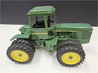 JD 12" L 4WD Tractor