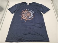 NEW Women's Graphic T-Shirt - L