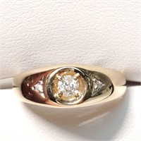 $2600 10K  Diamond(0.35ct) Ring