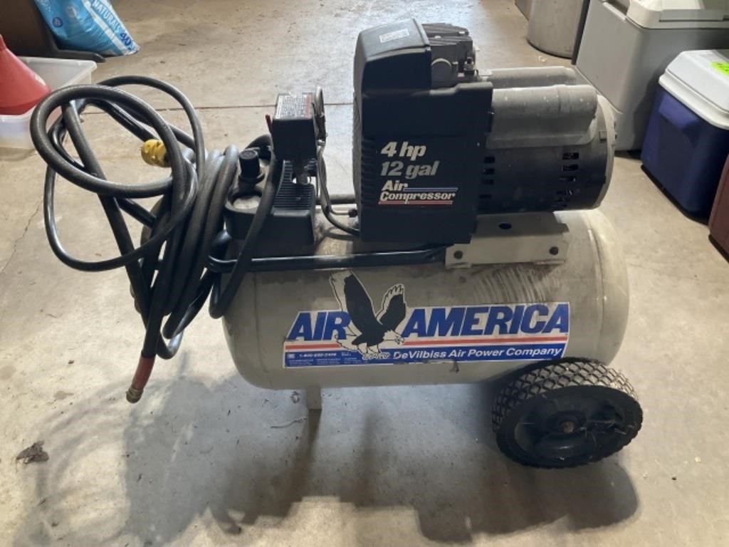 Air Compressor 4hp, 12 Gallon, tested