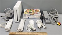 Nintendo Wii Console; Video Games & Controllers